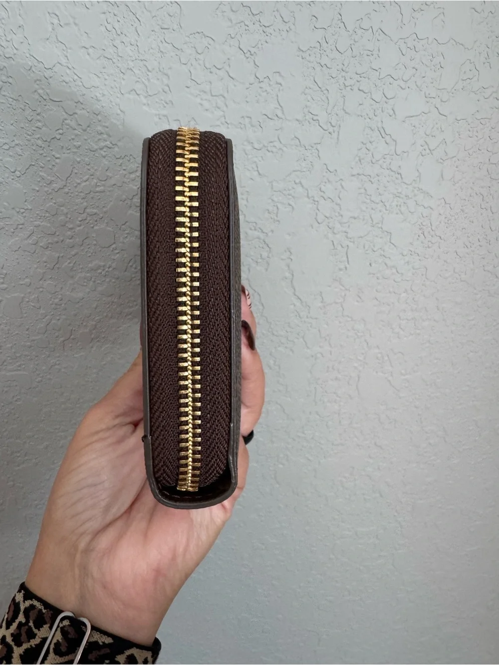 None wallet zip